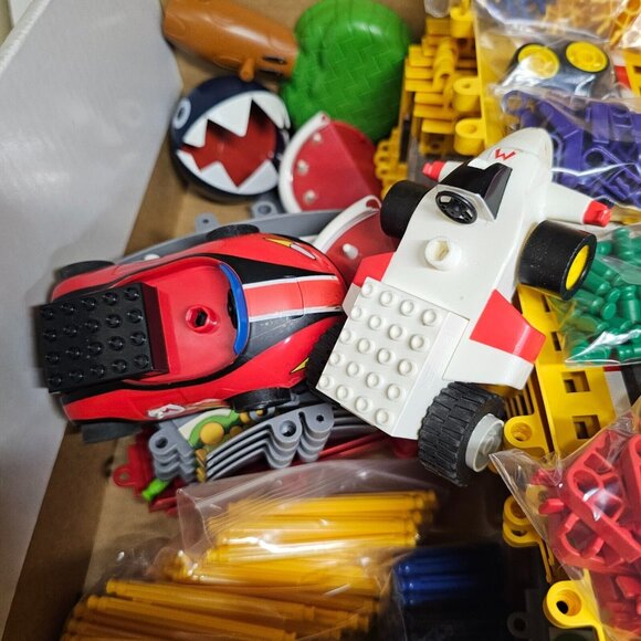 K'nex Mario Kart Wii Mario Circuit Ultimate Building Set Incomplete - Picture 5 of 7